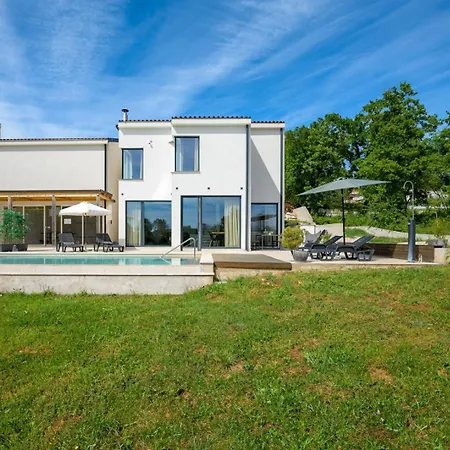 Sunset Villa *